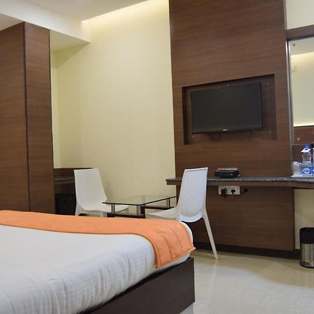 Thiviyam Airport Hotel Chennai Extérieur photo