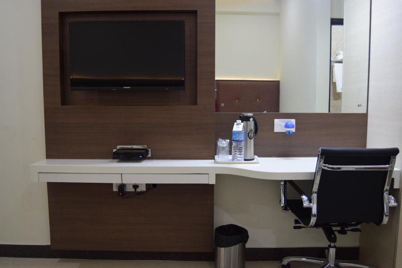 Thiviyam Airport Hotel Chennai Extérieur photo